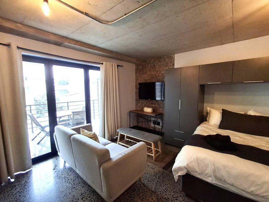 Manhattan On Coral Apartment Cape Town